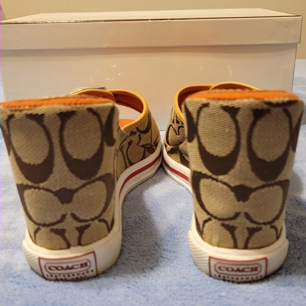 Coach Alyssa Signature Slides - image 4